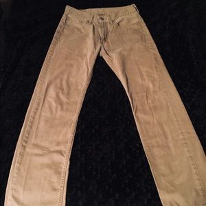 Olive green Levi’s size 31x32